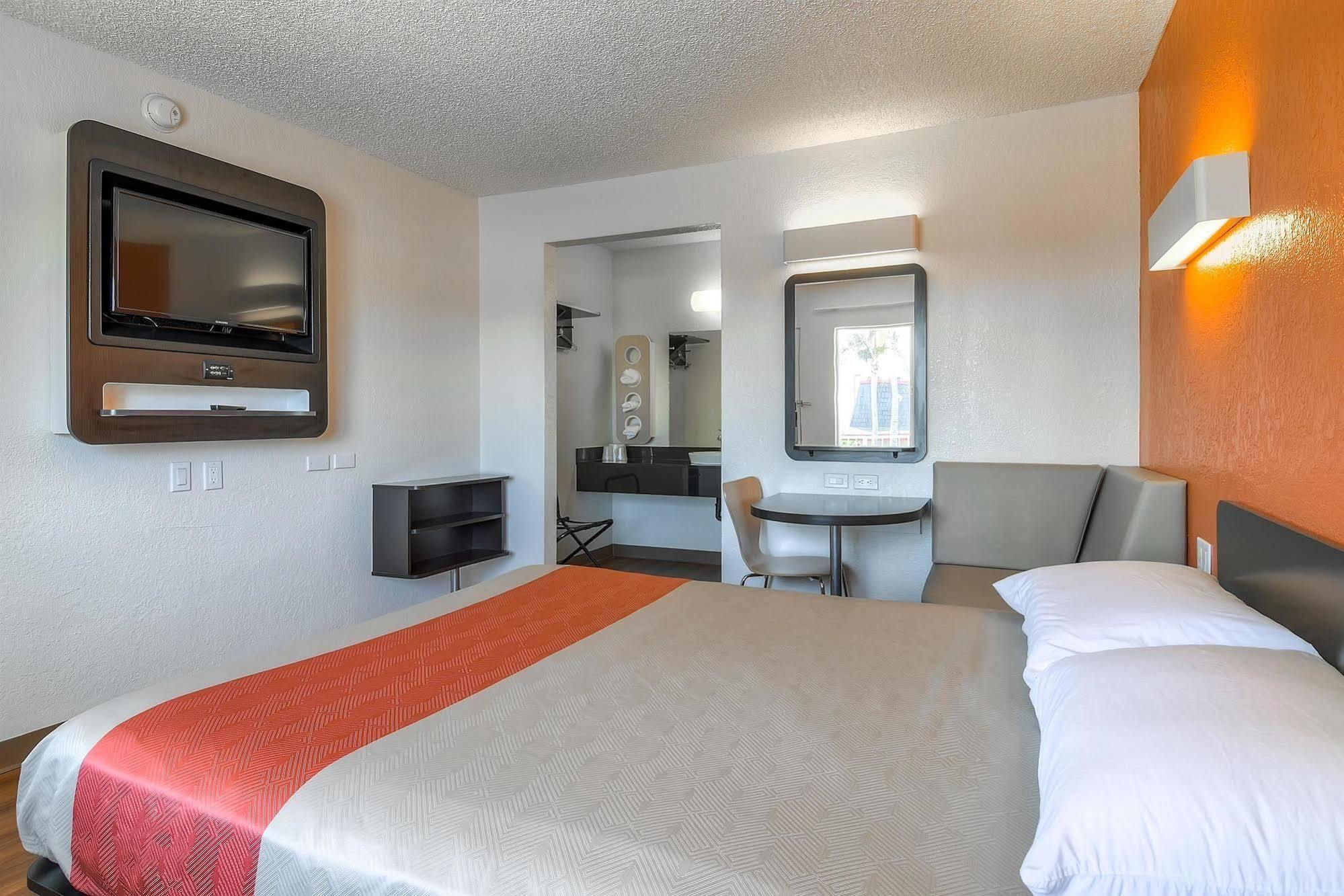 Motel 6-Long Beach, Ca - Los Angeles Eksteriør bilde