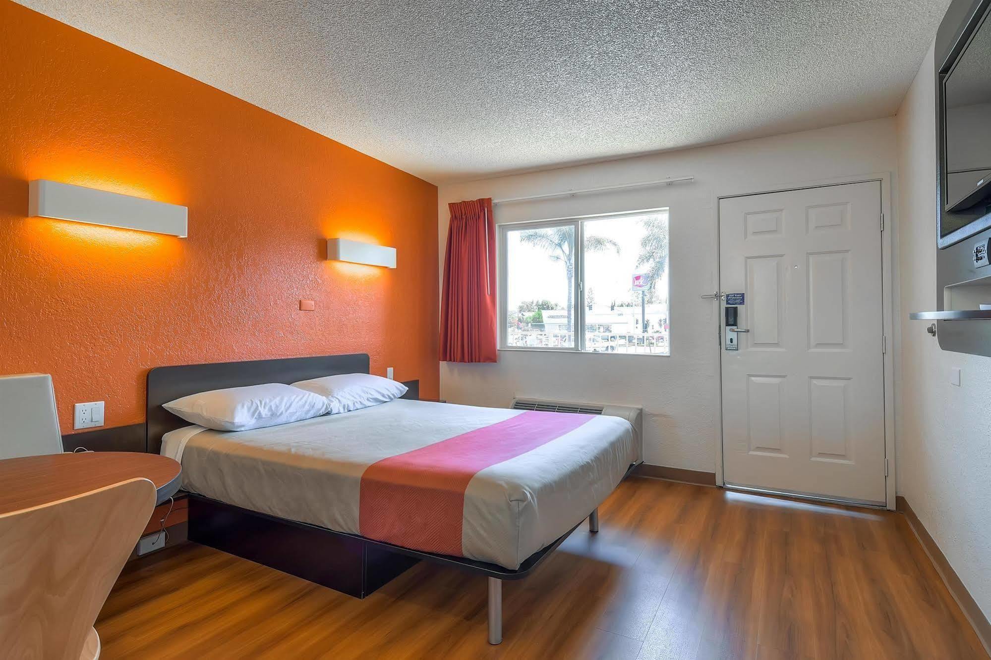 Motel 6-Long Beach, Ca - Los Angeles Eksteriør bilde