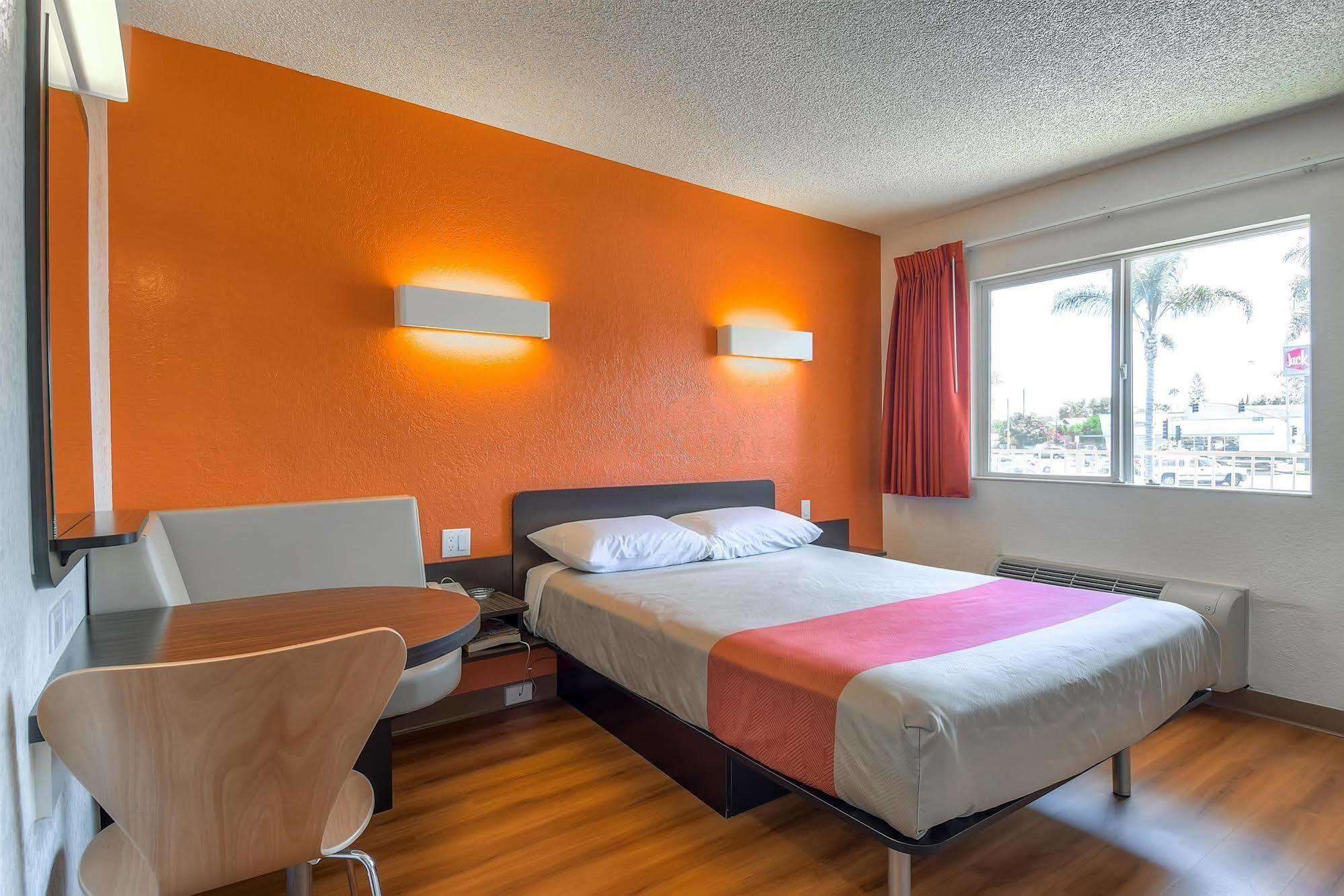 Motel 6-Long Beach, Ca - Los Angeles Eksteriør bilde