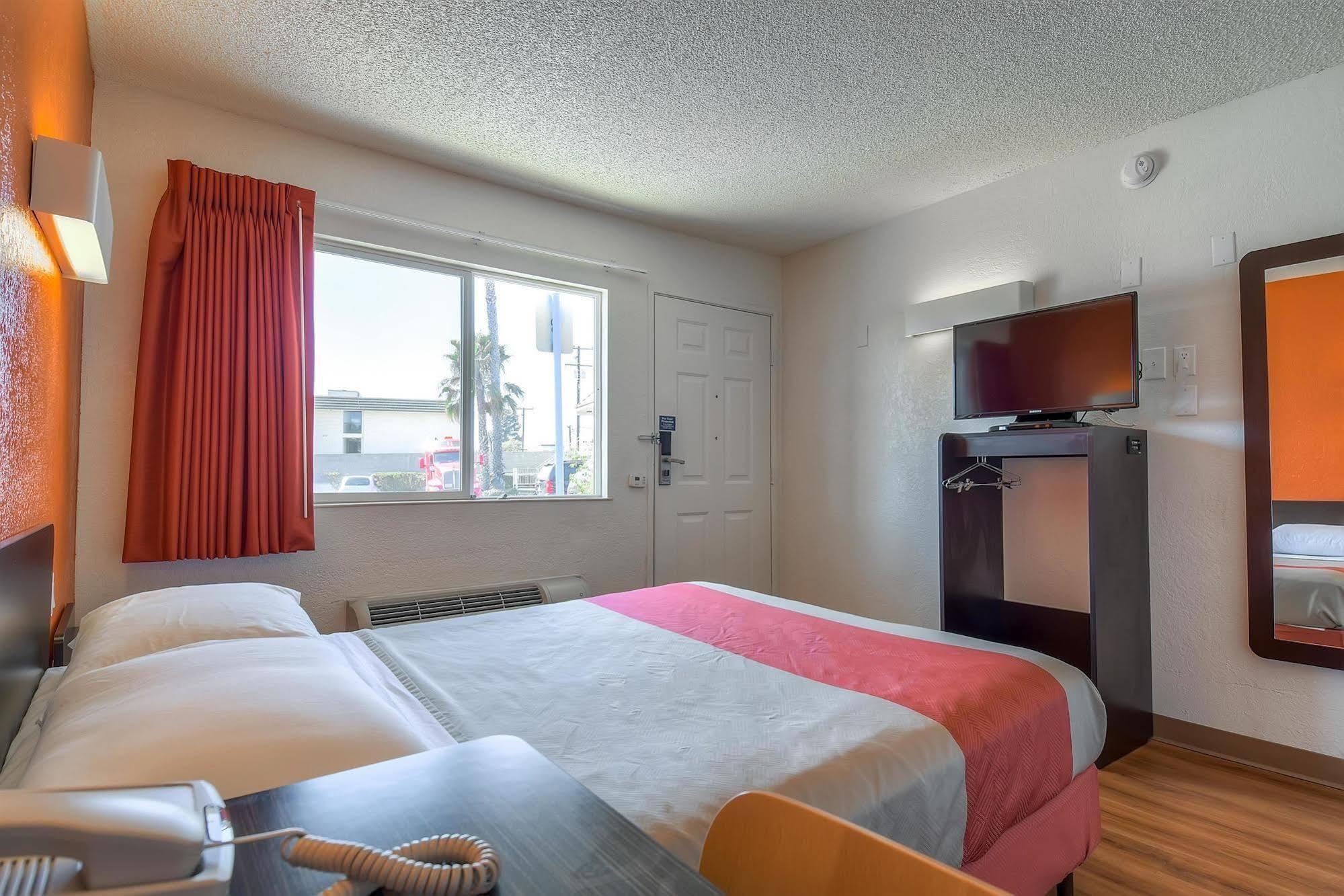 Motel 6-Long Beach, Ca - Los Angeles Eksteriør bilde
