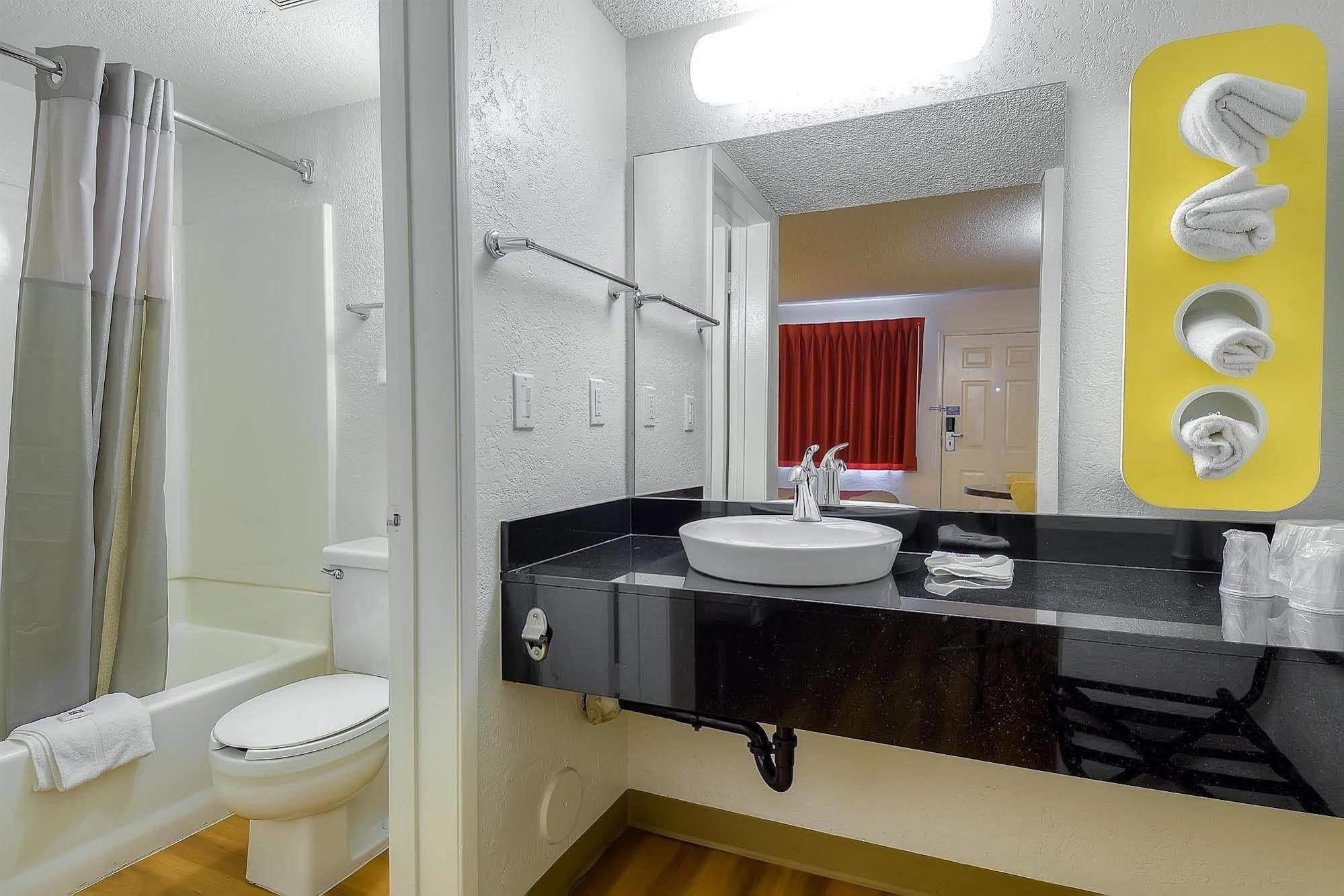 Motel 6-Long Beach, Ca - Los Angeles Eksteriør bilde